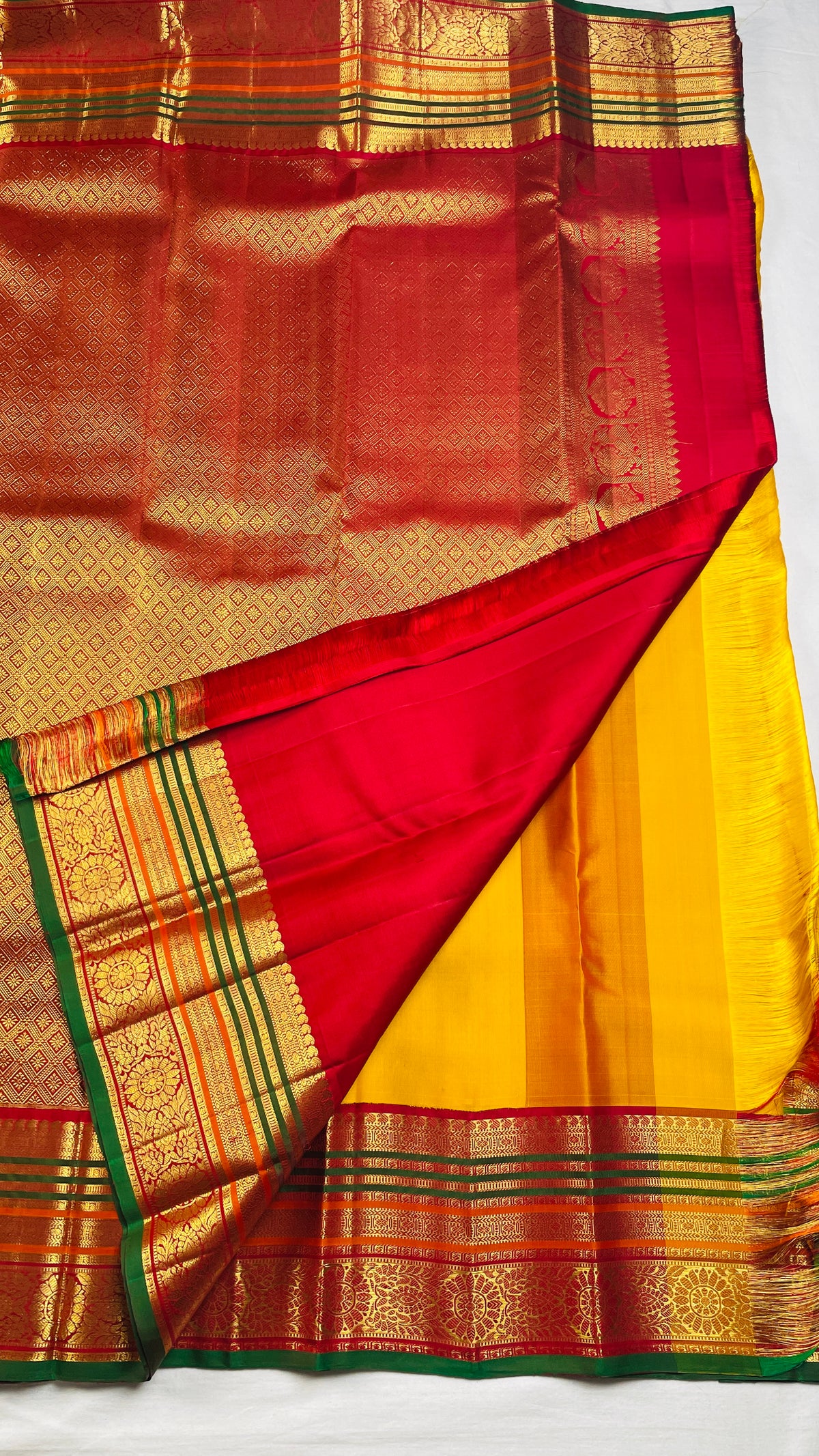 100% Pure Kanchipuram Handwoven Premium quality 3 Gram Gold Pure Zari weaving Korvai Pattern Traditional silk sarees Silk mark certified