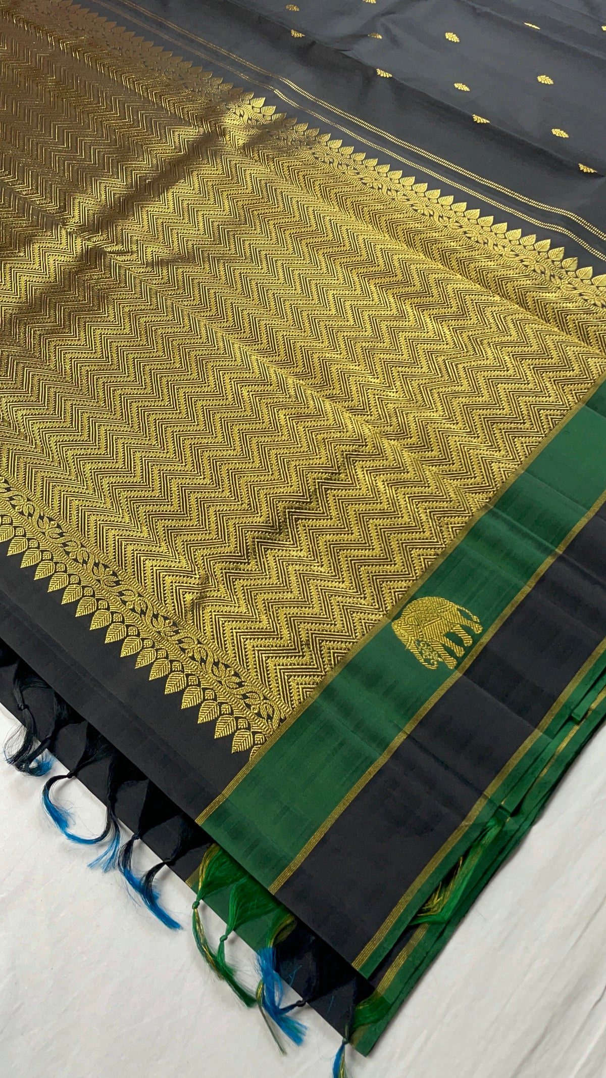 ✨100% Pure Kanchipuram Handwoven Premium quality 2 Gram Gold Pure Zari weaving Korvai Pattern Traditional silk sarees Silk mark certified✨