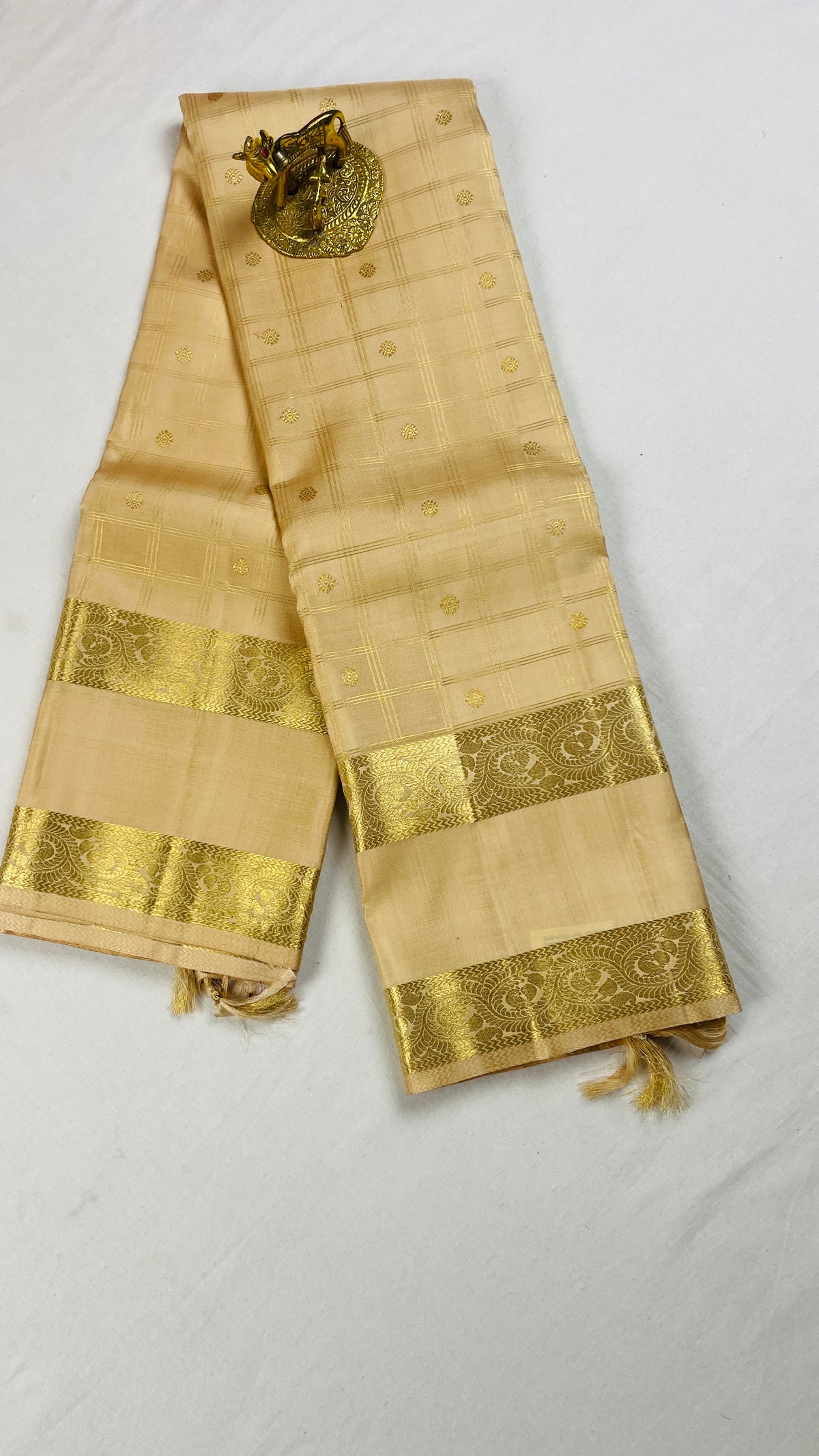 Pure Kanchipattu Handloom 1gram gold Zari Saree
