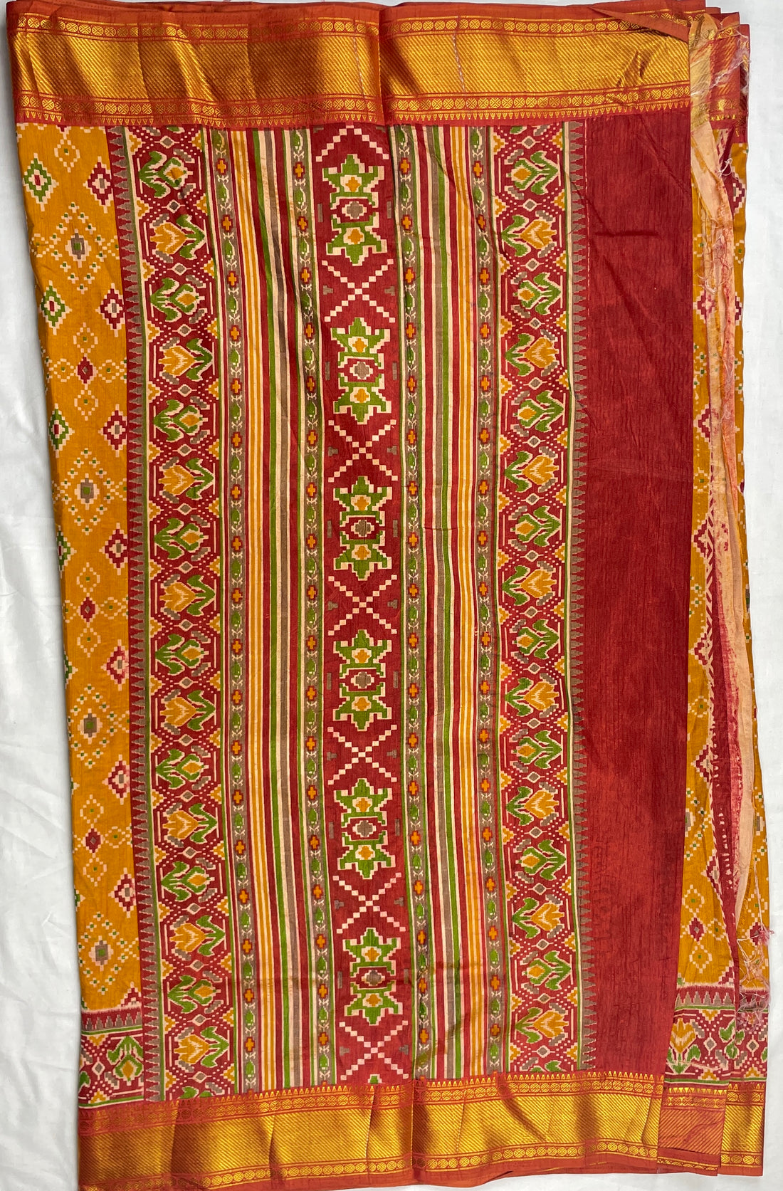 Pochampally pattu sarees