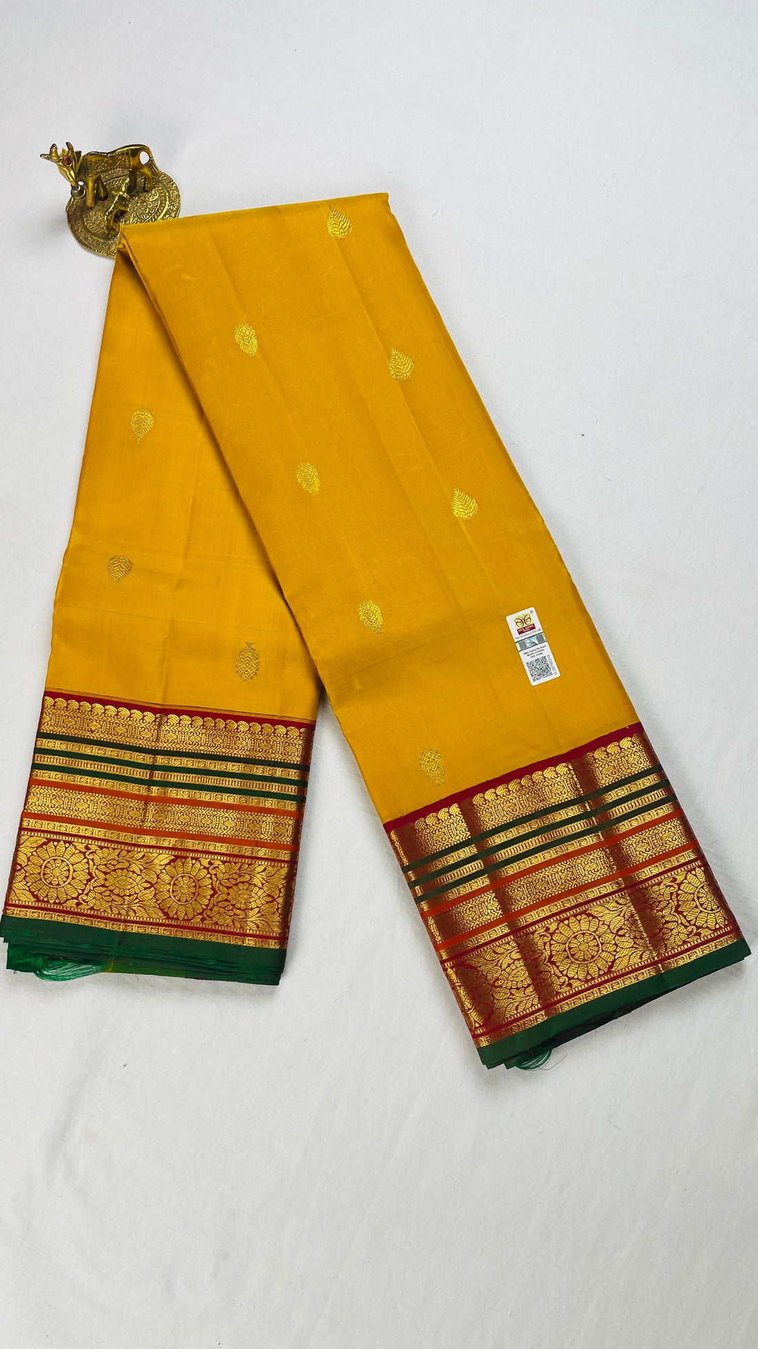 100% Pure Kanchipuram Handwoven Premium quality 3 Gram Gold Pure Zari weaving Korvai Pattern Traditional silk sarees Silk mark certified