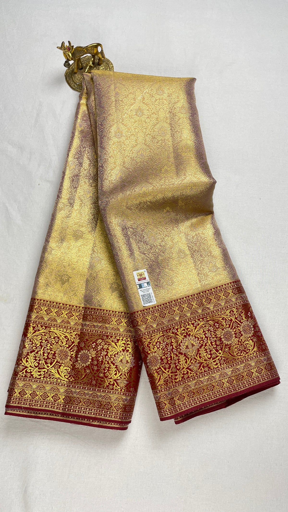100% Pure Kanchipattu Handwoven Bridal Silk Saree with 1 Gram Gold ( Silk Mark Certified)