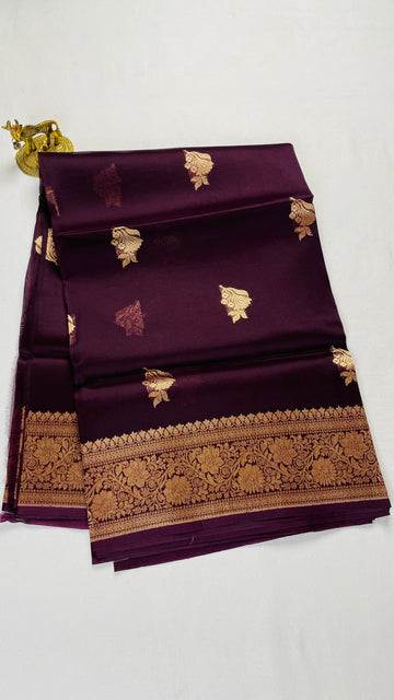 ✨ Pure Handloom Kora Silk Brown Saree ✨
A timeless blend of elegance, tradition & luxury 💚🌿