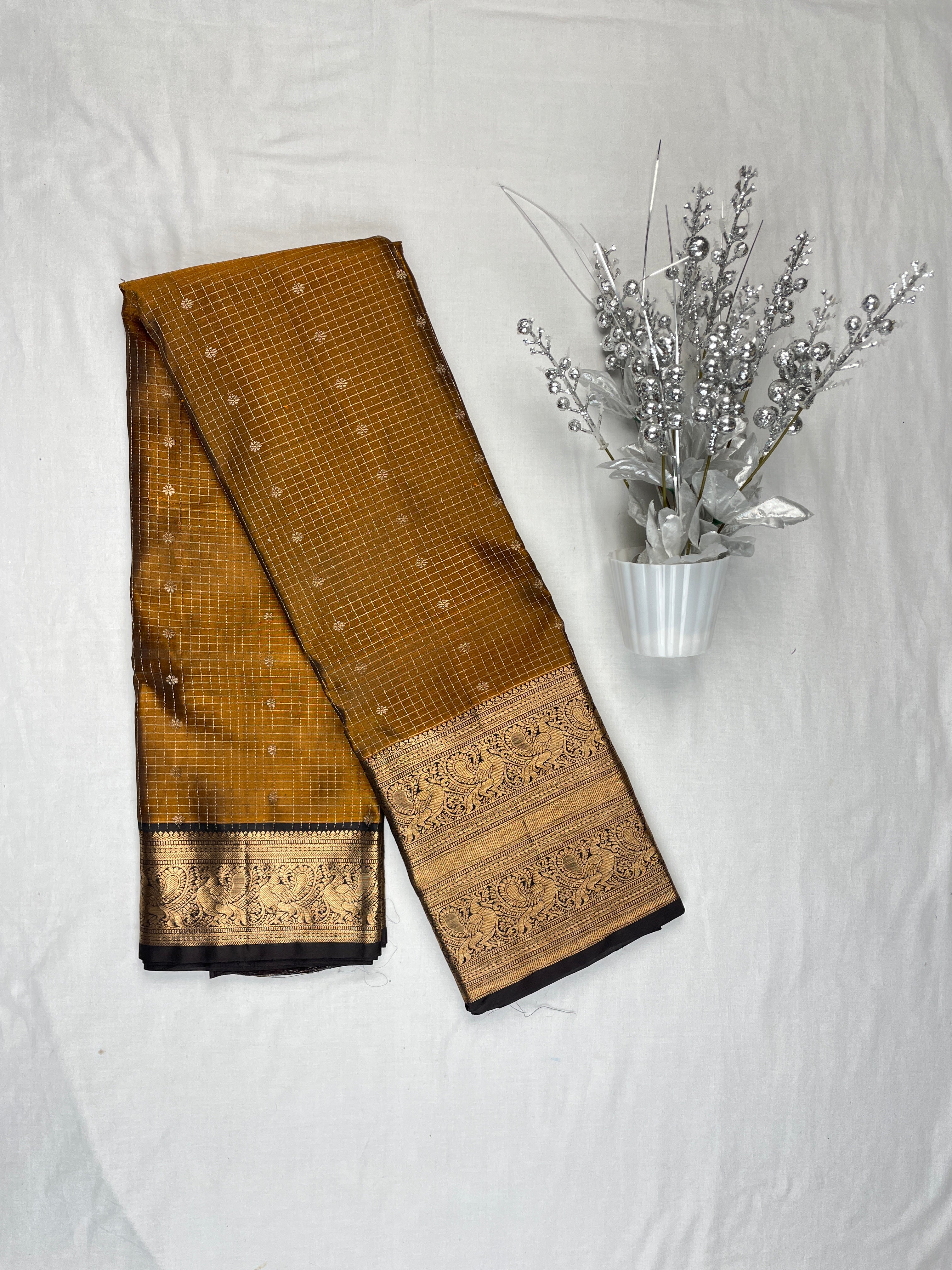 Kanchipattu pure Handloom Bridal saree