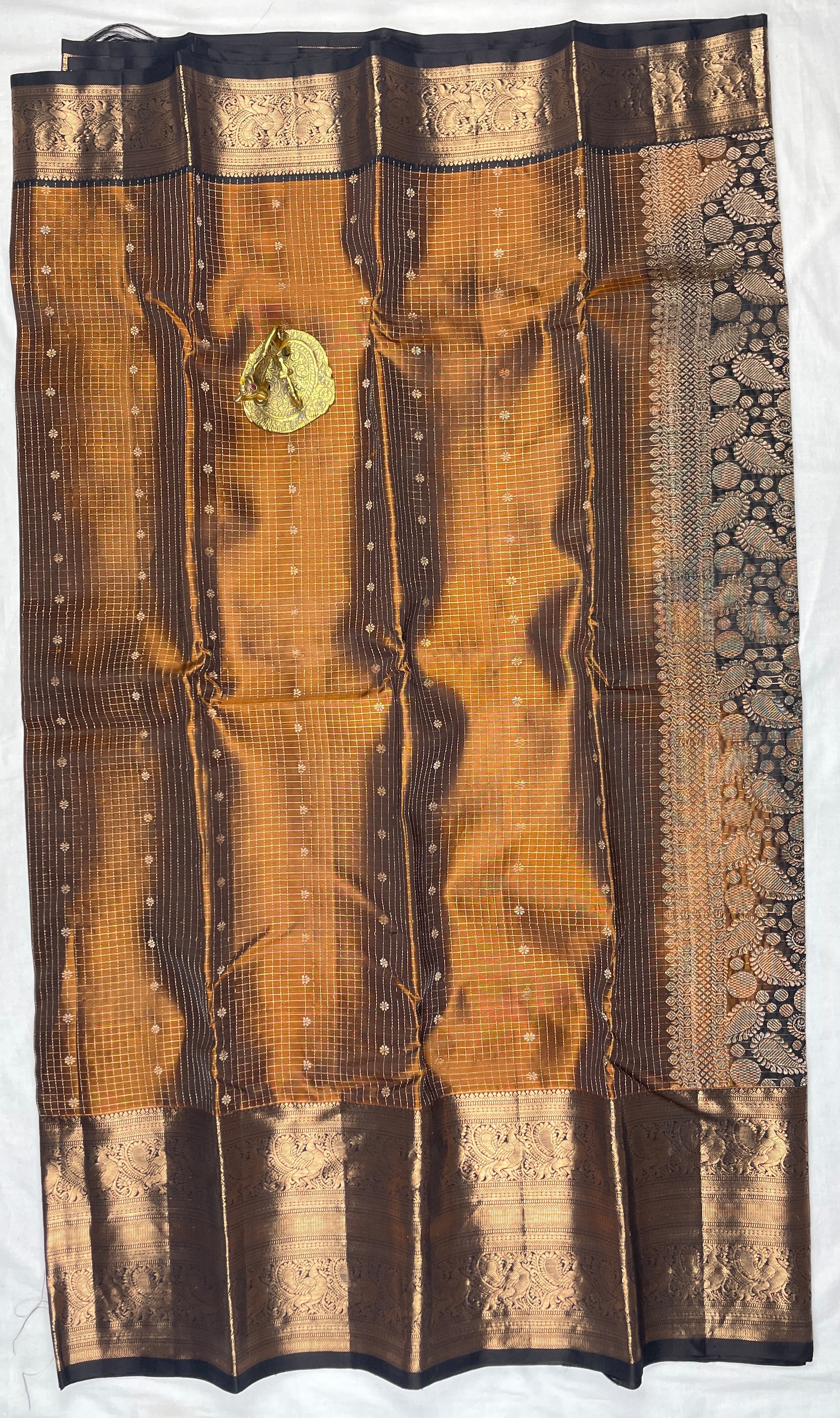 Kanchipattu pure Handloom Bridal saree