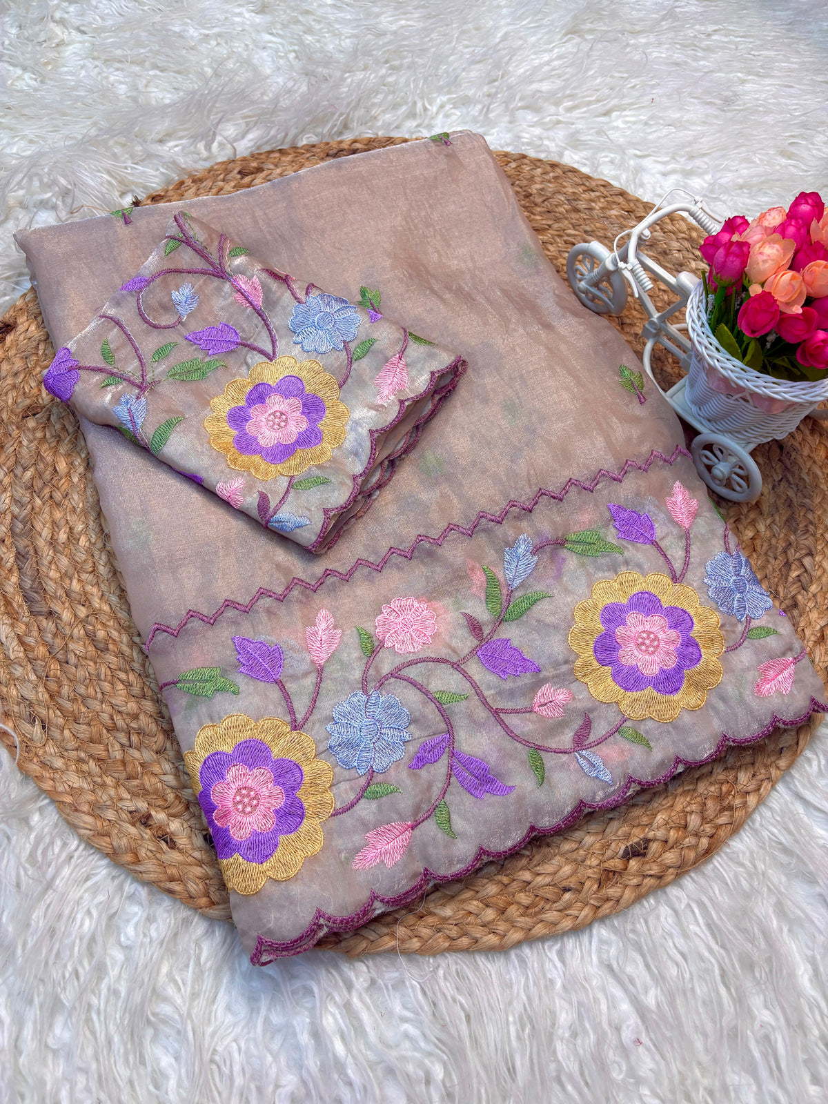 Fendi Satin Embroidery Flower Sarew